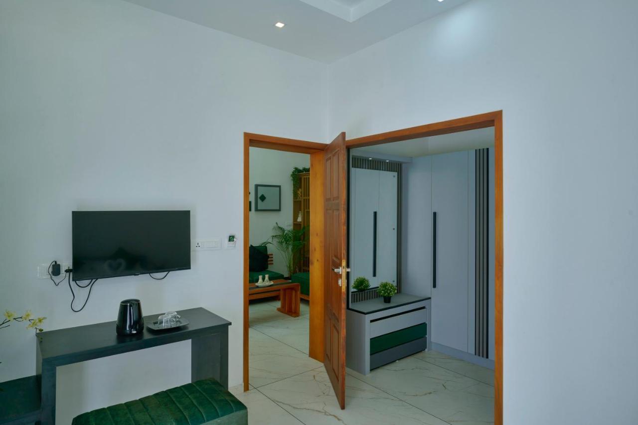 The Elms Thekkady Hotel Bagian luar foto